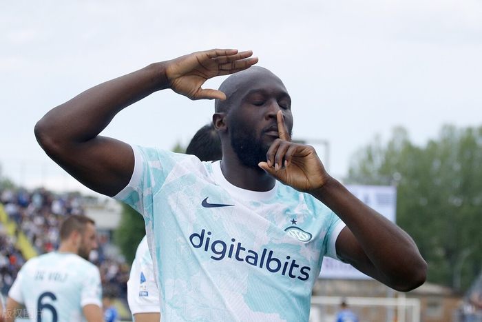 ayx爱游戏在线入口-关于清晨欧冠传出新动向，上海海港绝杀压哨，管理层表态——态度坚定，更衣室氛围转暖的信息