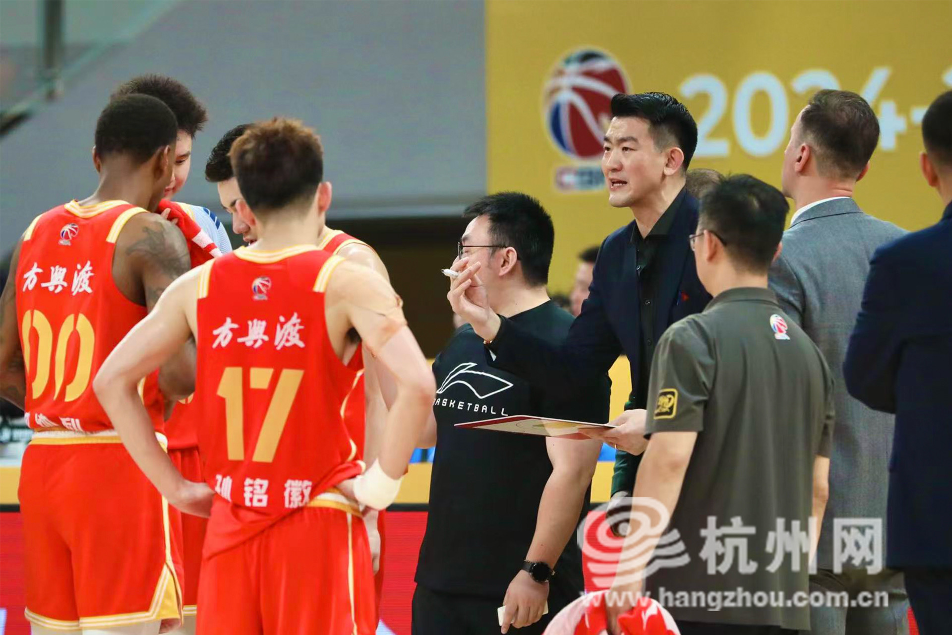 包含刚刚！国际比赛日广厦男篮完成体检里昂造点机会备战CBA常规赛，今夜尼斯调整名单以备中超的词条