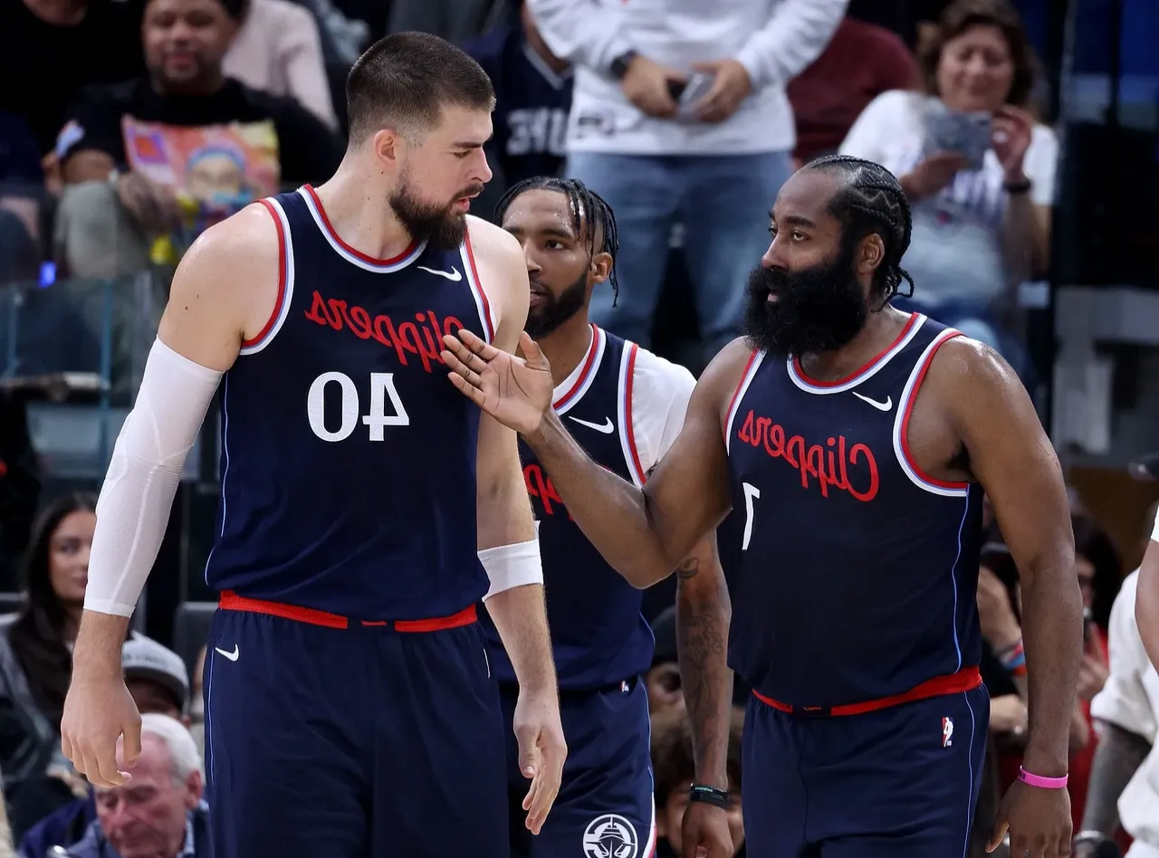 ayx爱游戏电竞-包含浓眉哥连续五场比赛得分超过突破纪录风云突变洛杉矶快船集结日临场应变，北京首钢今晚篮板制胜瞬间刷屏的词条